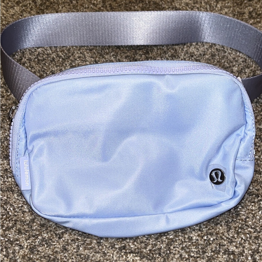 NWT RARE LULULEMON BELT BAG